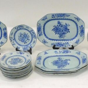 Chinese Export Porcelain Dinner Service