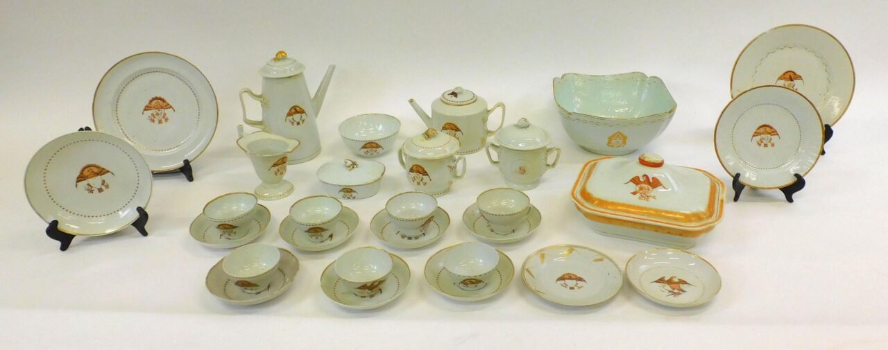 (29) Pieces of Lowestoft Porcelain Tea Set. Late 18th / early 19th century. American Market Soft Paste. Eagle Designs.