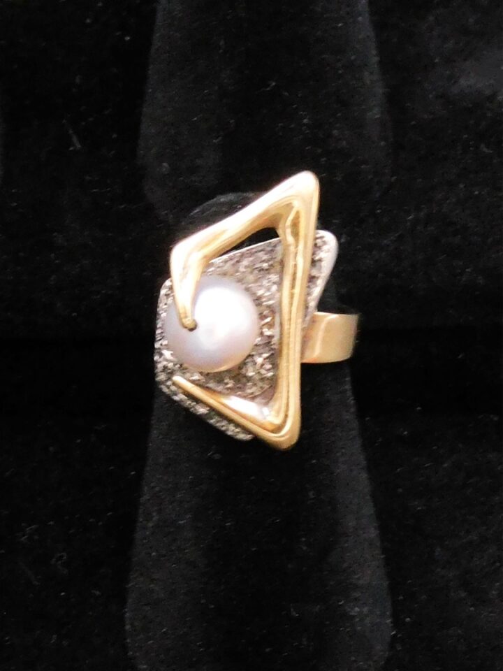 Everett MacDonald Sterling & 14kt Cultured Pearl Ring