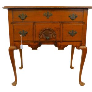 Late 19th-century Cherry Lowboy in Connecticut Style by Queen Anne. Fan-carved drawer