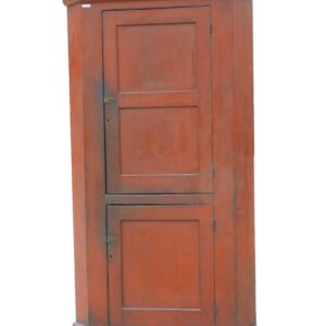 Early 19th Century American Poplar Wood 2-Door Corner Cupboard