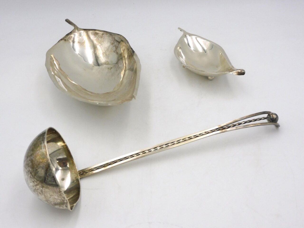 Alfredo Sciarrotta Sterling Silver Leaf Dishes and Ladle Set. Mid 20th Century Auction.