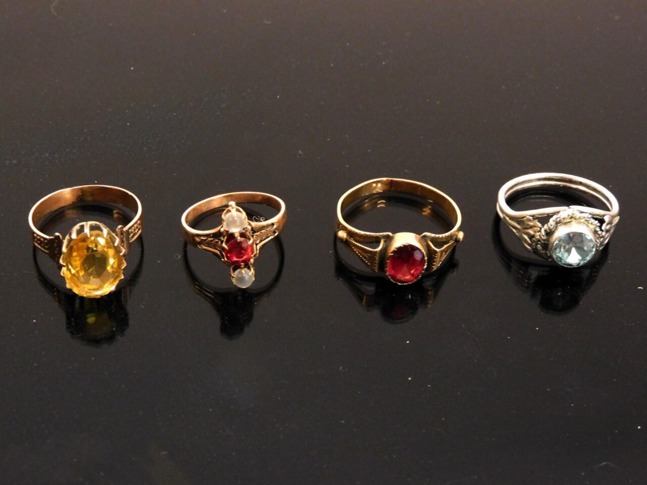 (4) Victorian Gold And Silver Rings.