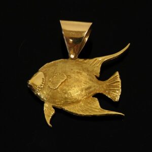 18K Yellow Gold Pendant.