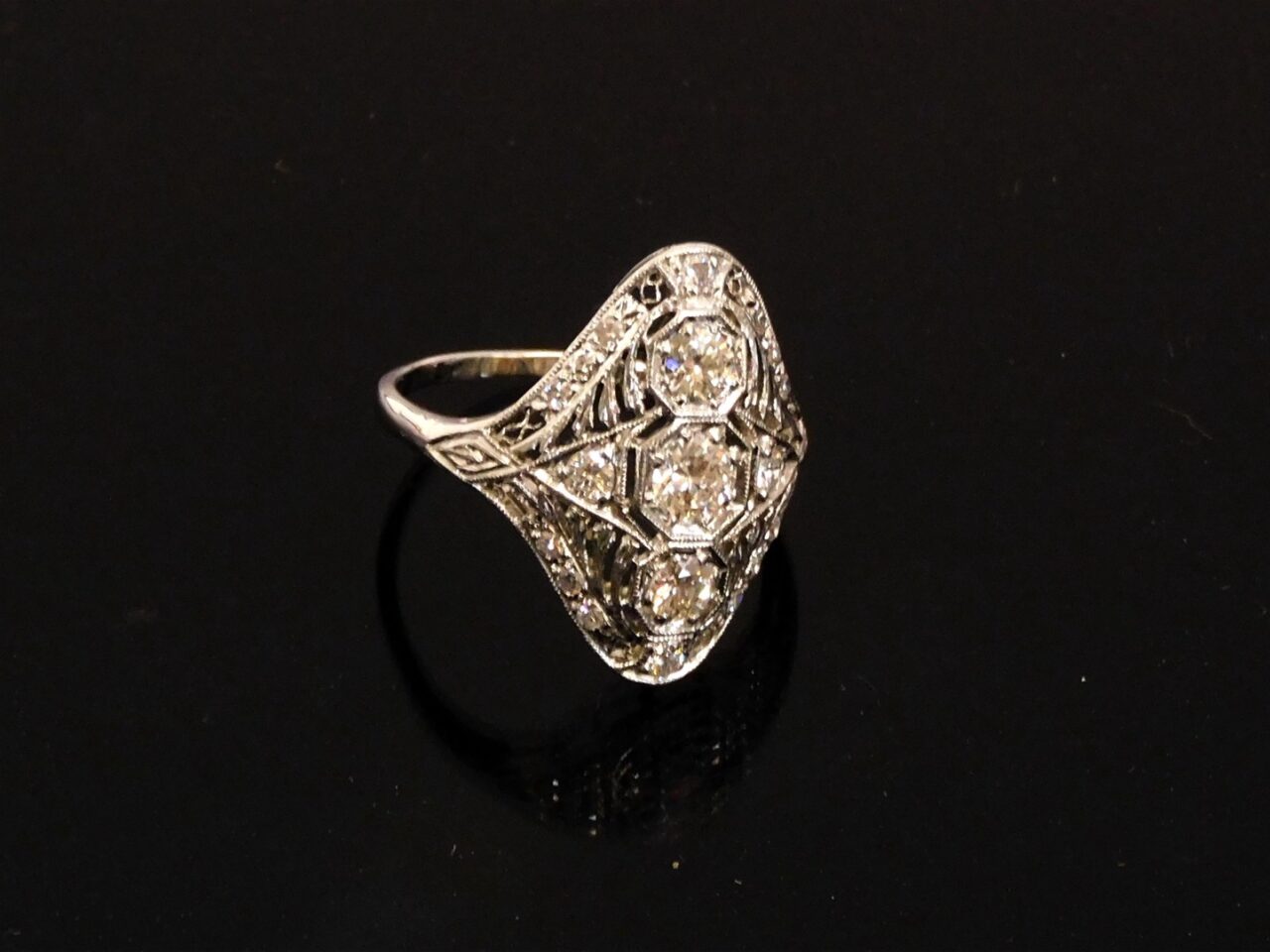 14K Gold And Diamond Ladies Ring.