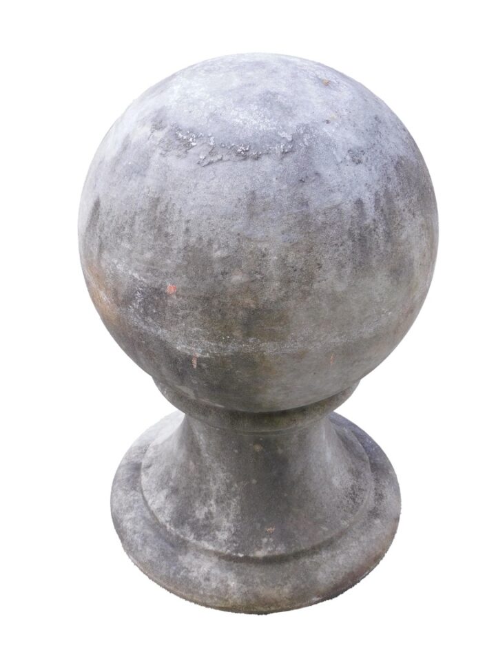 Ball Form Finial On Round Base