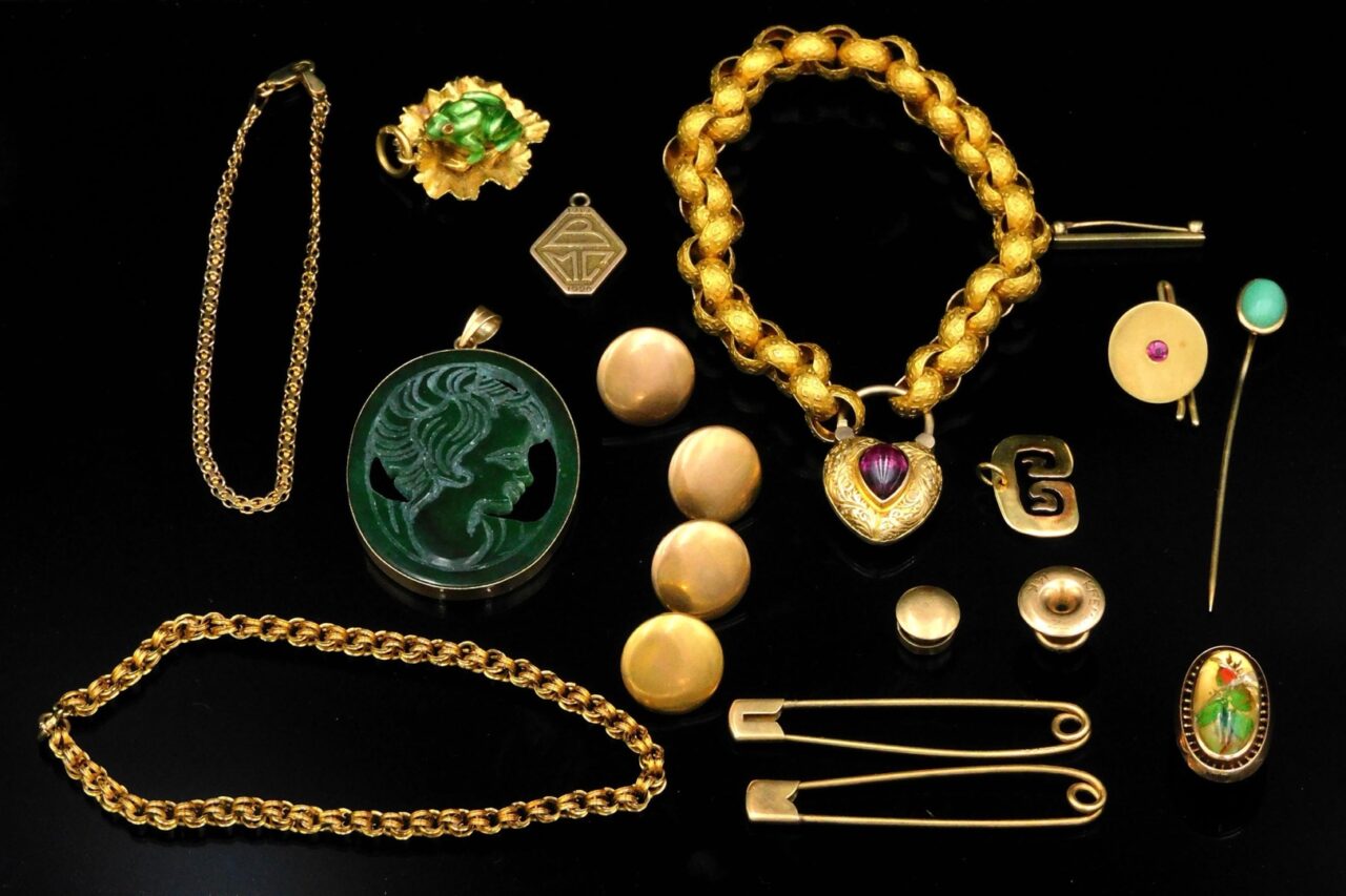 Gold Jewelry Collection Including Amethyst Bracelet by Unknown Artist - 18th-19th Century Auction Catalog.